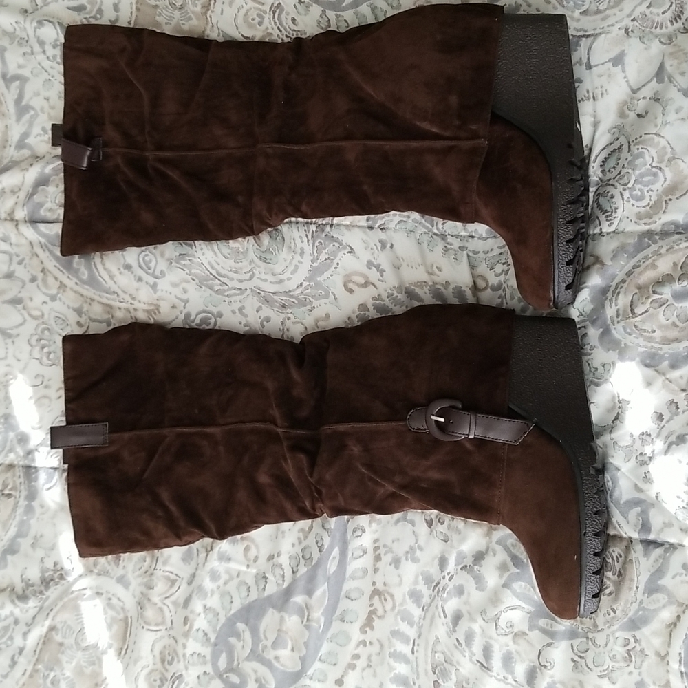 Wedge boots